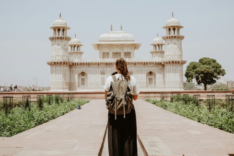 Avoid These 8 Common Mistakes That Scream 'Tourist' in Any Country
