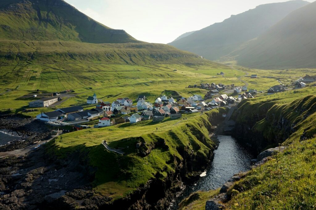 Alternative Destinations to Overcrowded Tourist Hotspots